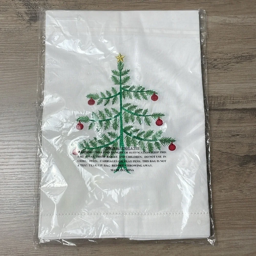 Lillian Vernon Guest Towel Set Christmas Wreath Tree OS White Embroidered Cotton